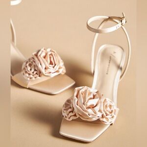 Anthropologie Champagne Cream Florette Kitten Satin 2.5 inch Heels Women’s 9.5